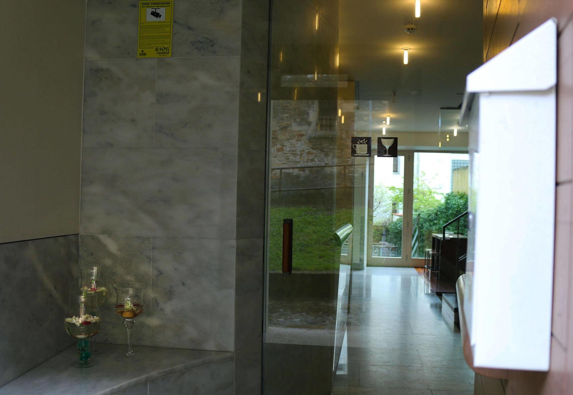 Hotel Santa Clara ซานติอาโก เด กอมโปสเตลา ภายนอก รูปภาพ