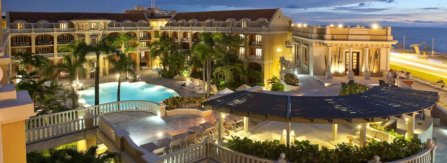 Hotel Santa Clara ซานติอาโก เด กอมโปสเตลา ภายนอก รูปภาพ